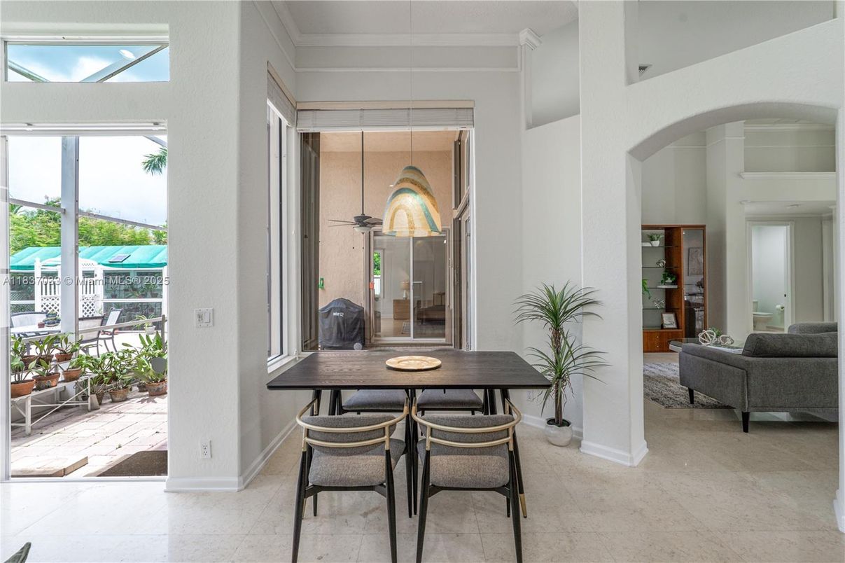 Dining room, Interior, Pendant Lights