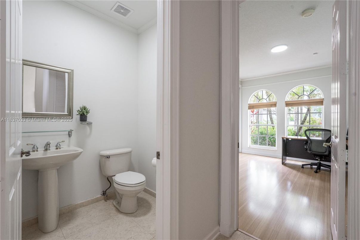 Bathroom, Interior, Recessed Lighting, Wood Texture Flooring