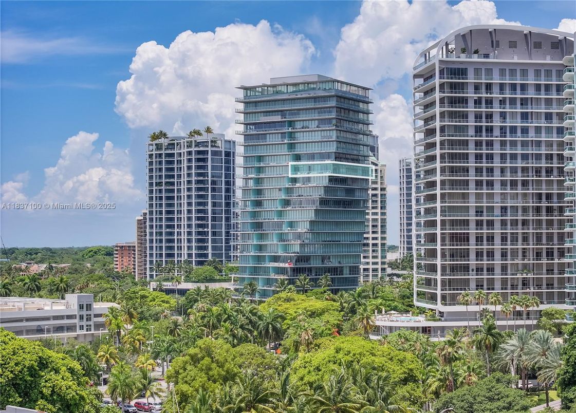 Exterior, Facade, Highrise