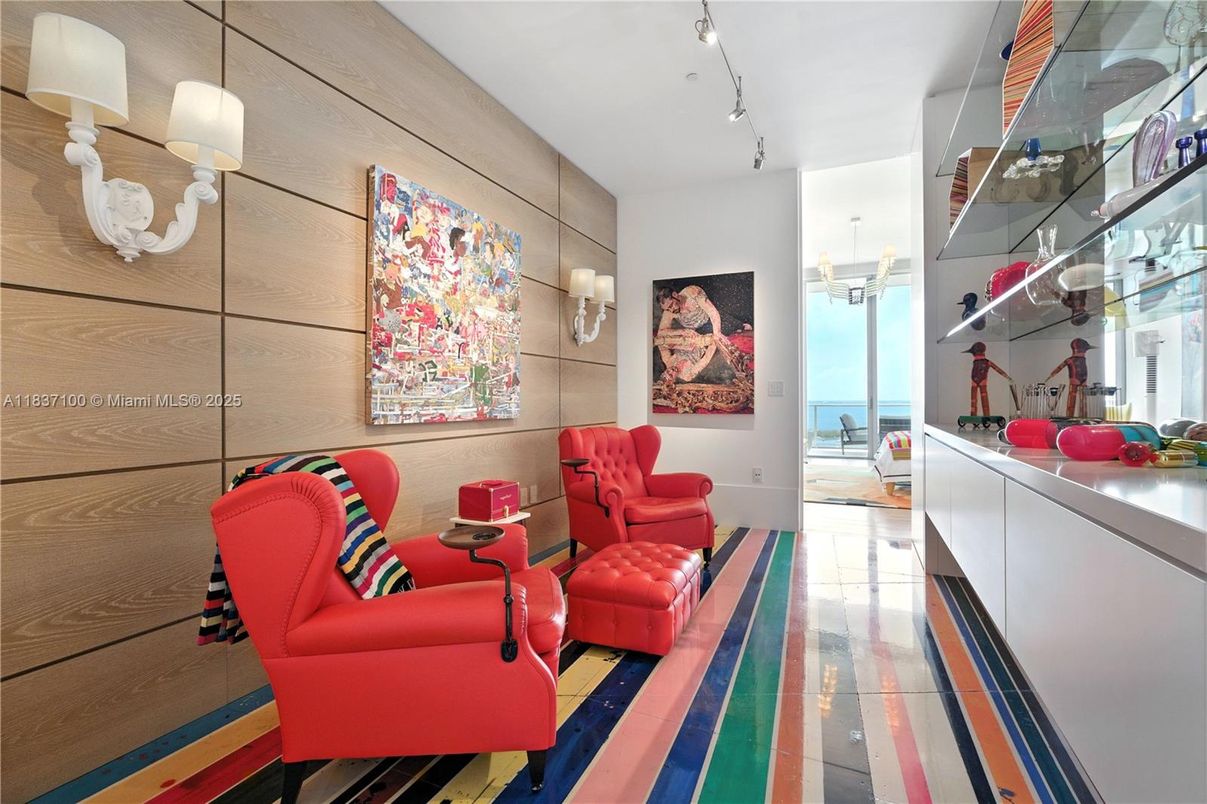 Interior, Living room, Water