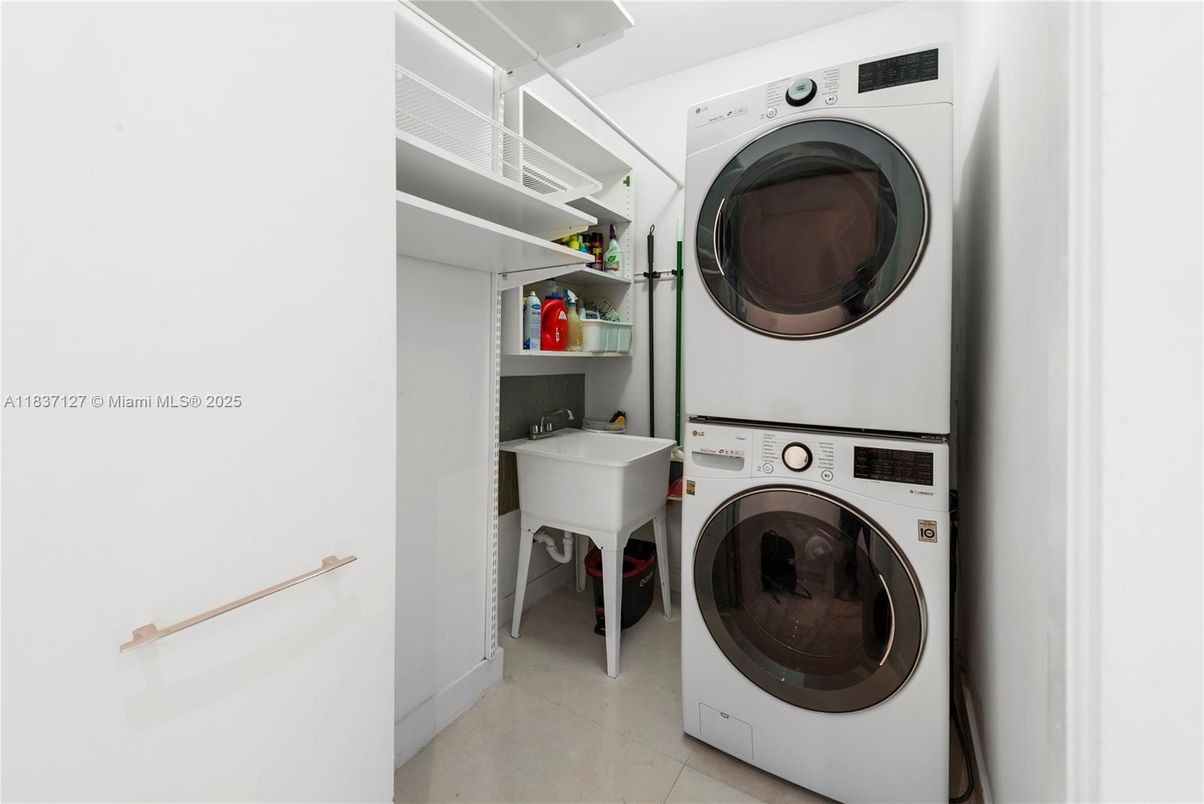 Interior, Utility Closets, Washer