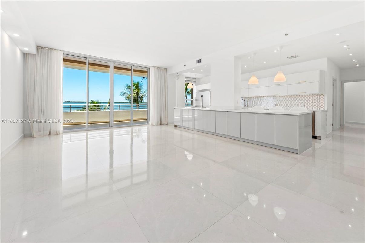 Interior, Kitchen, Recessed Lighting, Water