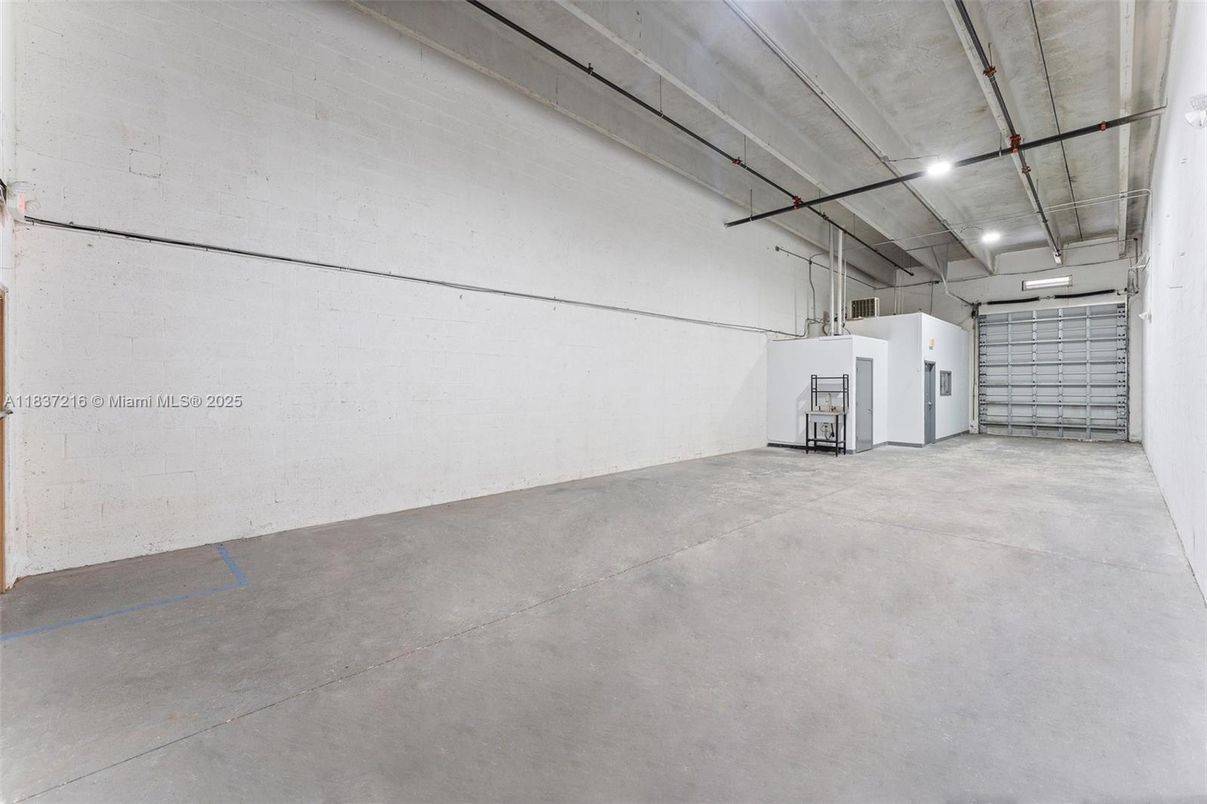 Garage, Interior