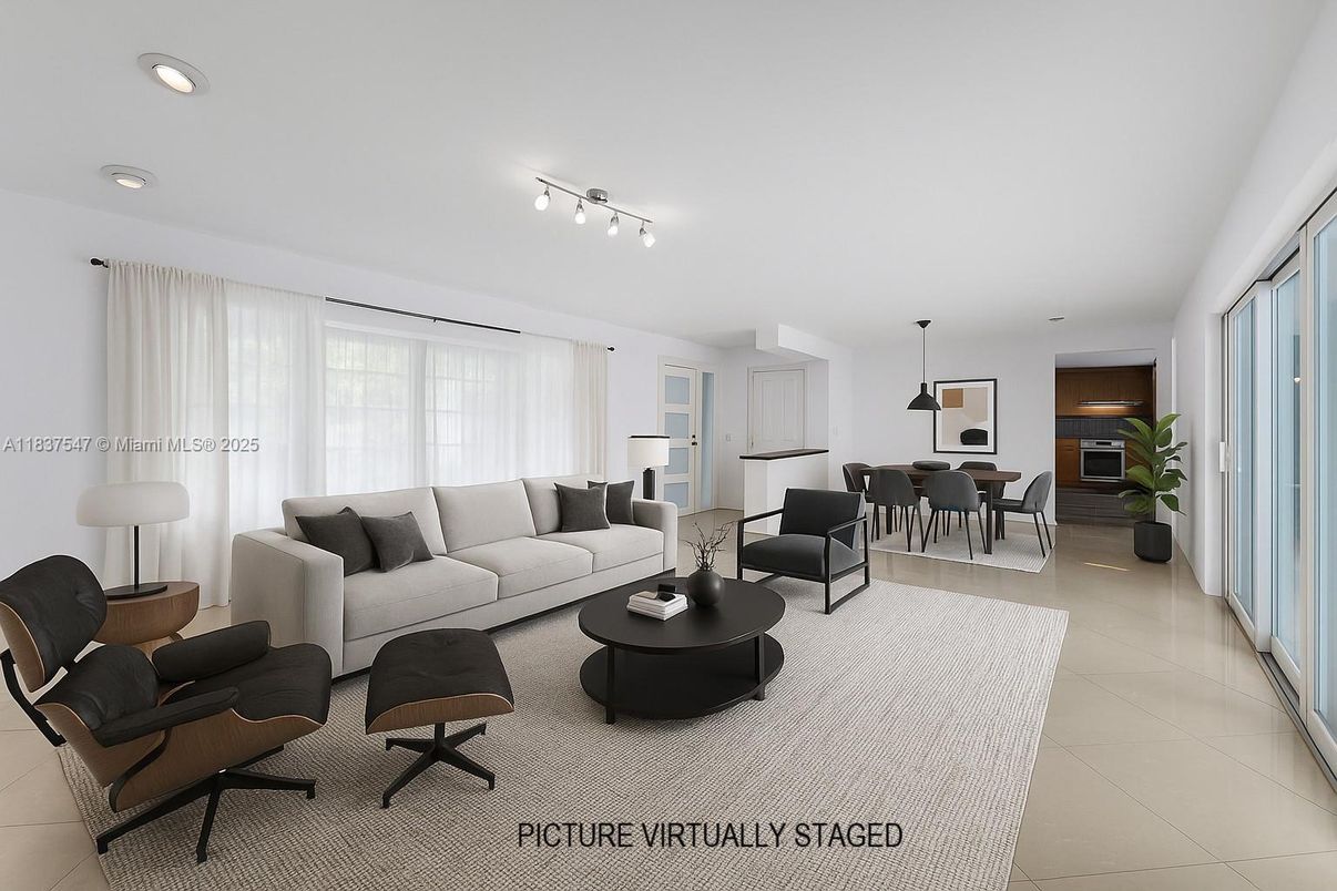 Dining room, Interior, Living room, Pendant Lights, Recessed Lighting