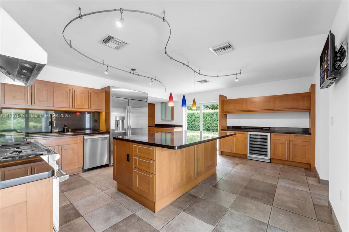 Interior, Kitchen, Stainless Steel Appliances
