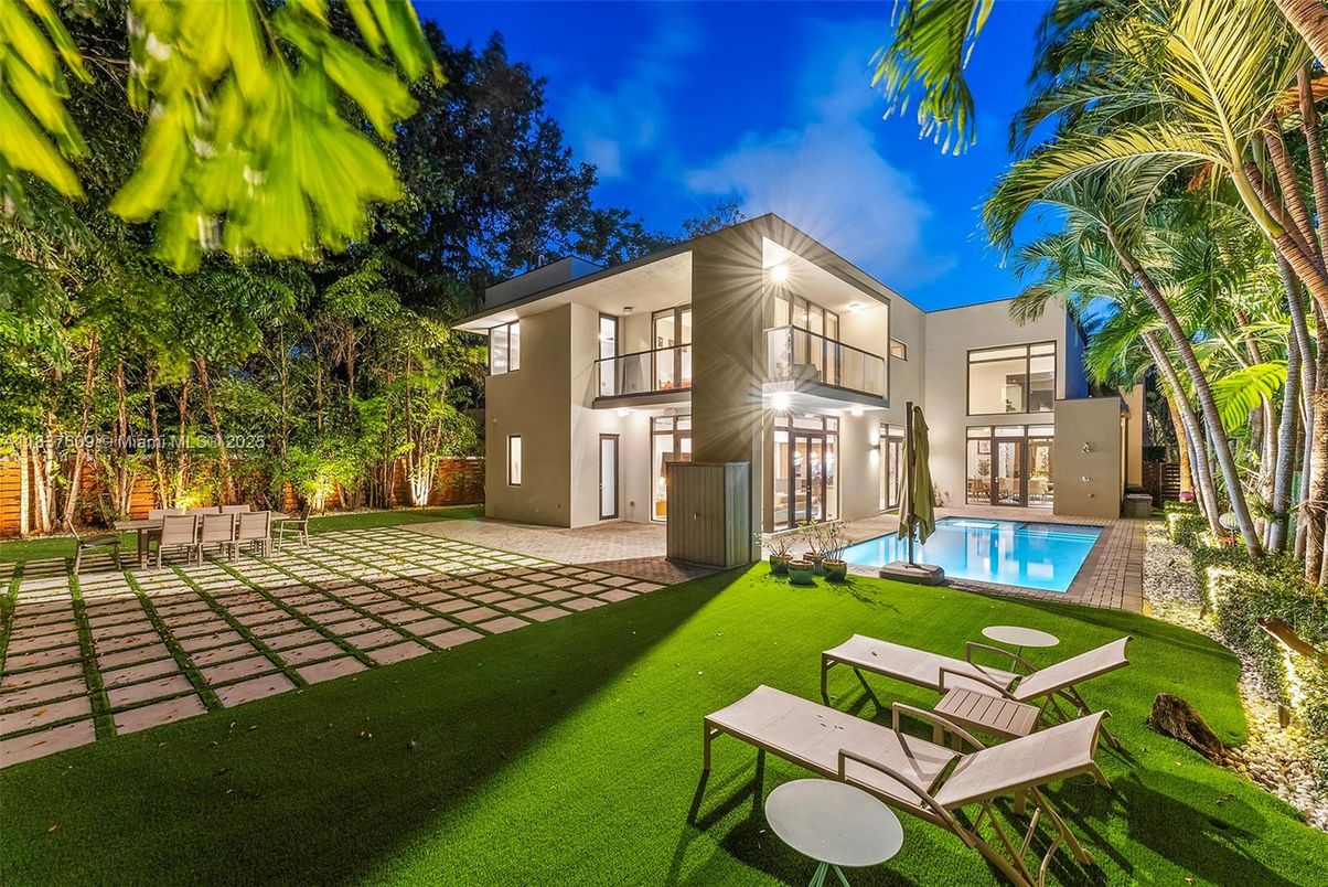 Backyard, Exterior, Pool