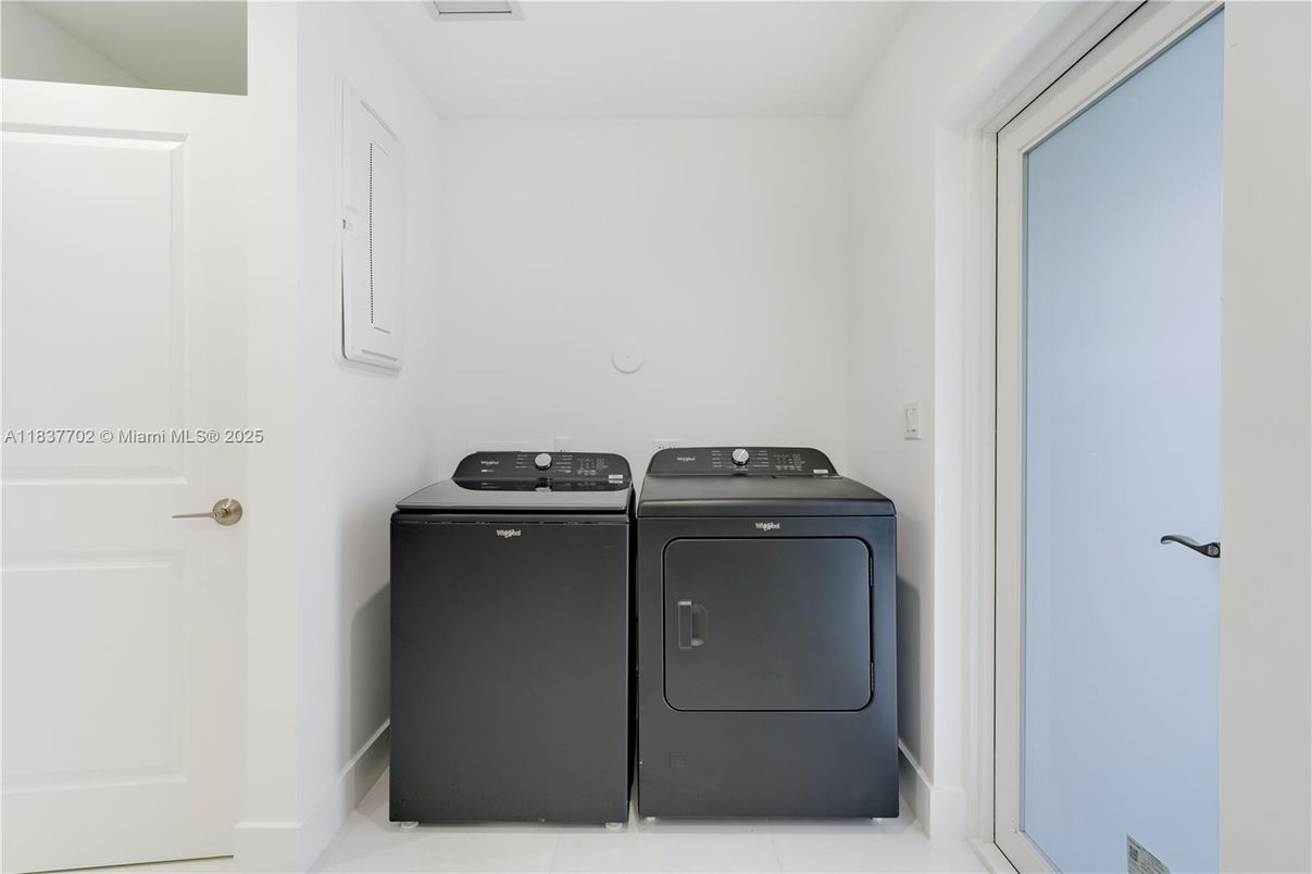 Interior, Washer
