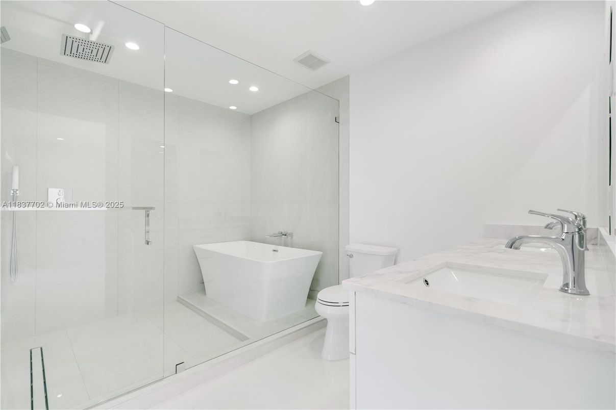 Bathroom, Free Standing Baths, Glass Shower, Interior, Recessed Lighting