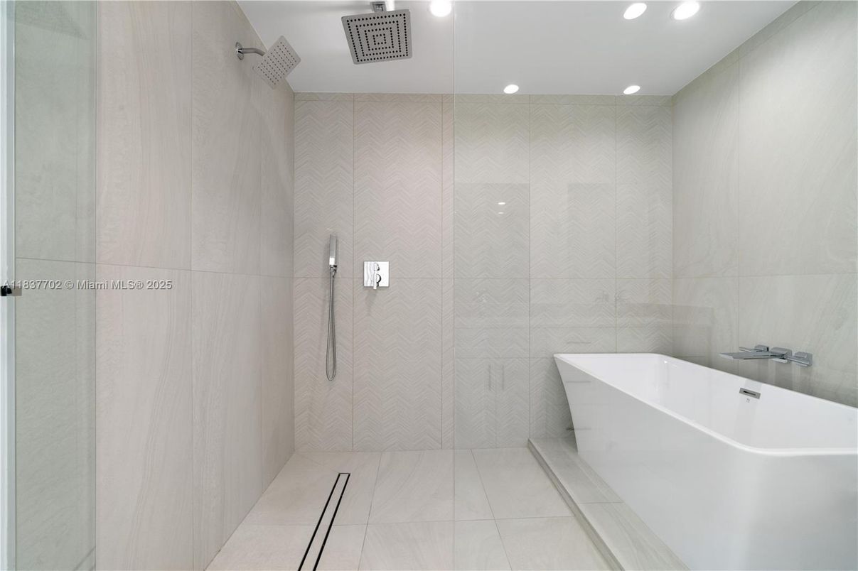 Bathroom, Free Standing Baths, Interior, Recessed Lighting
