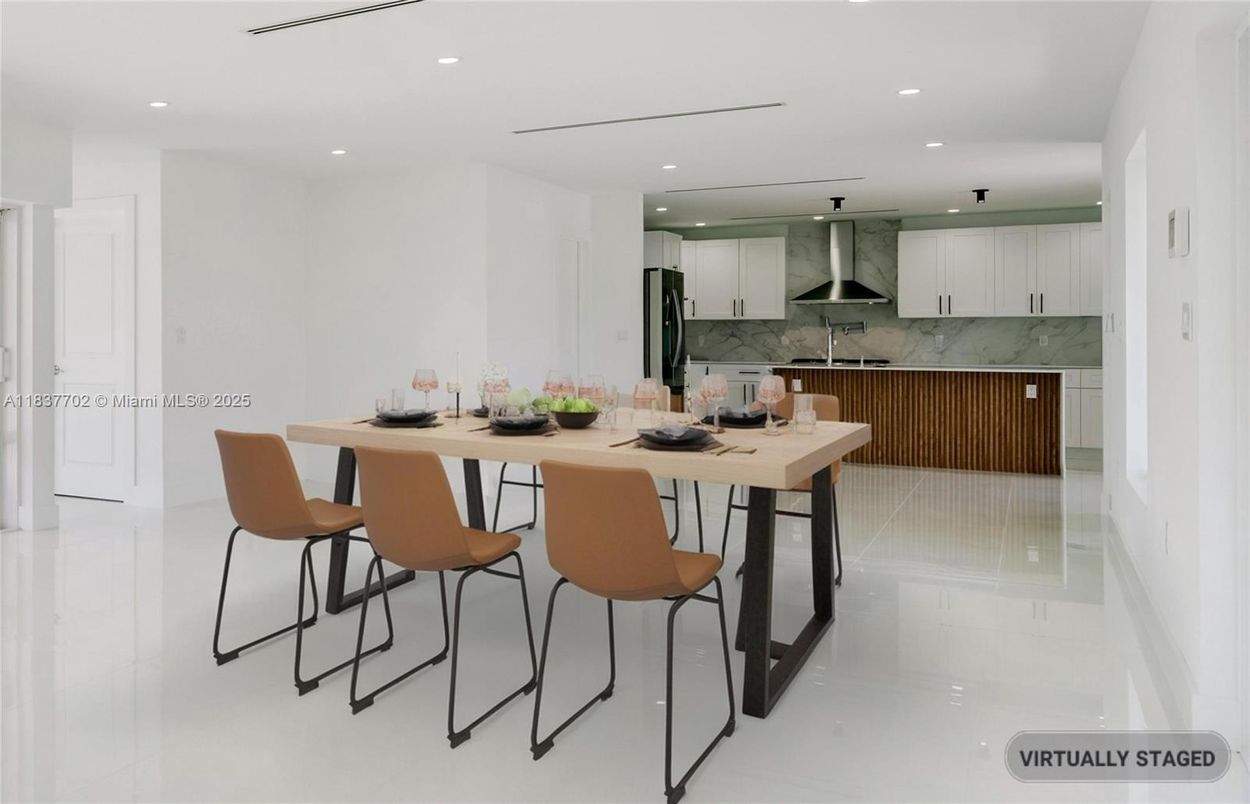 Dining room, Interior, Kitchen, Marble Walls, Recessed Lighting