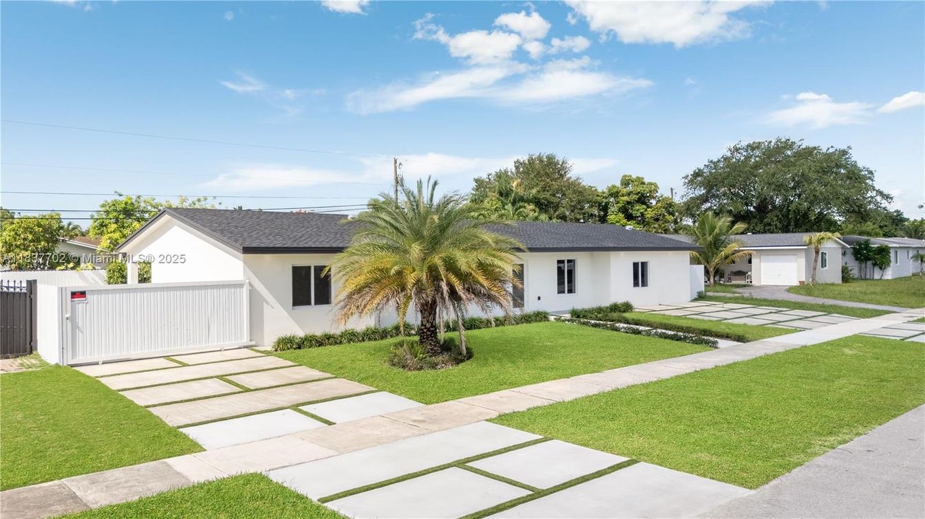 Backyard, Detached Garage, Exterior