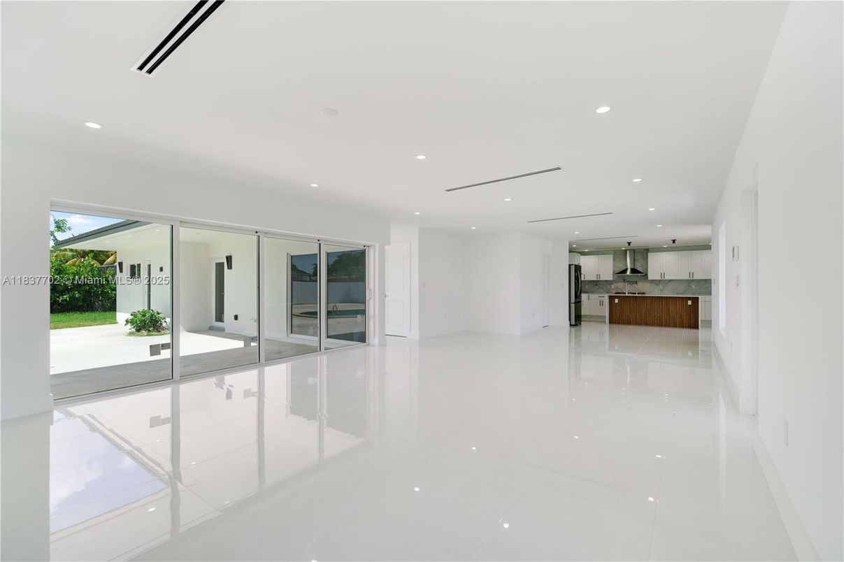 Empty room, Interior, Kitchen, Recessed Lighting