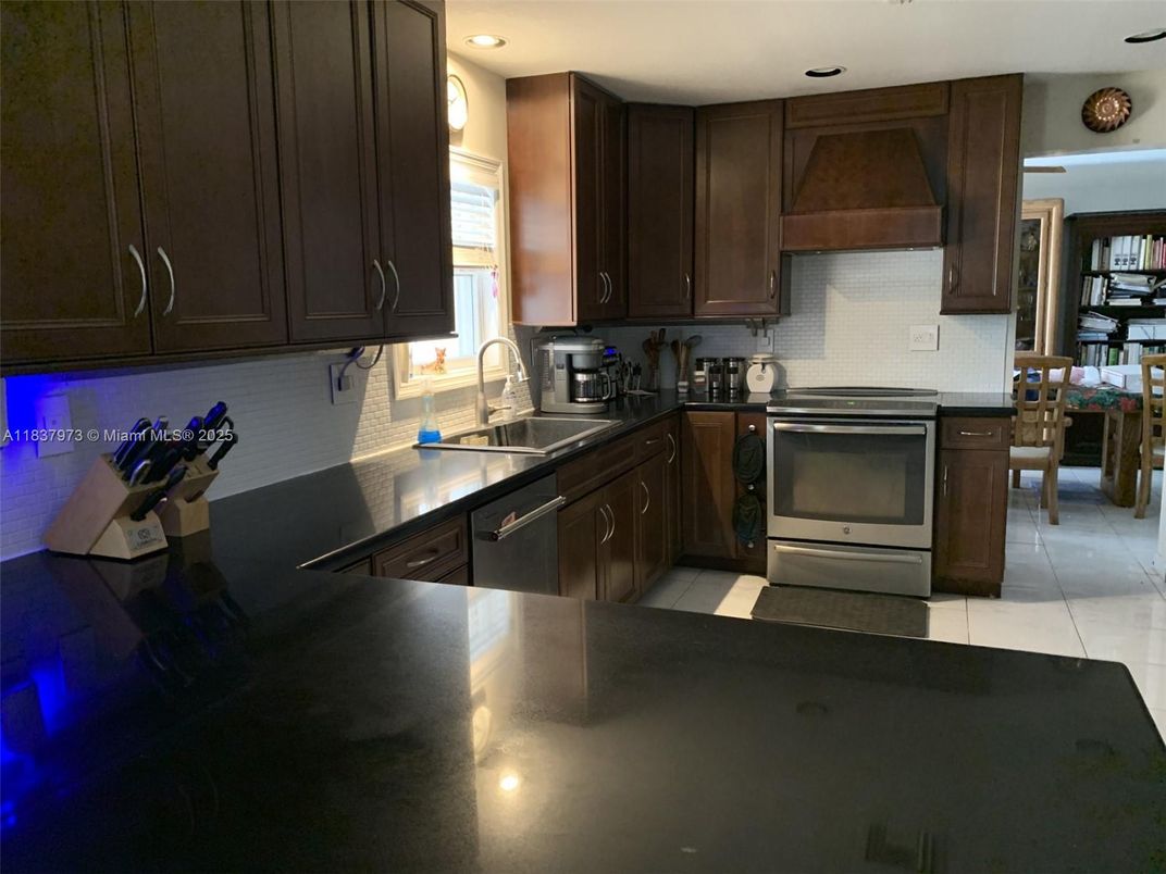 Interior, Kitchen, Recessed Lighting