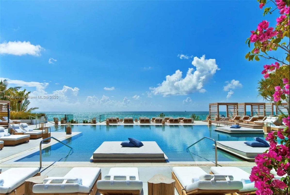 Exterior, Pool, Water
