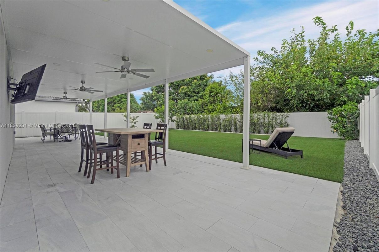 Backyard, Exterior
