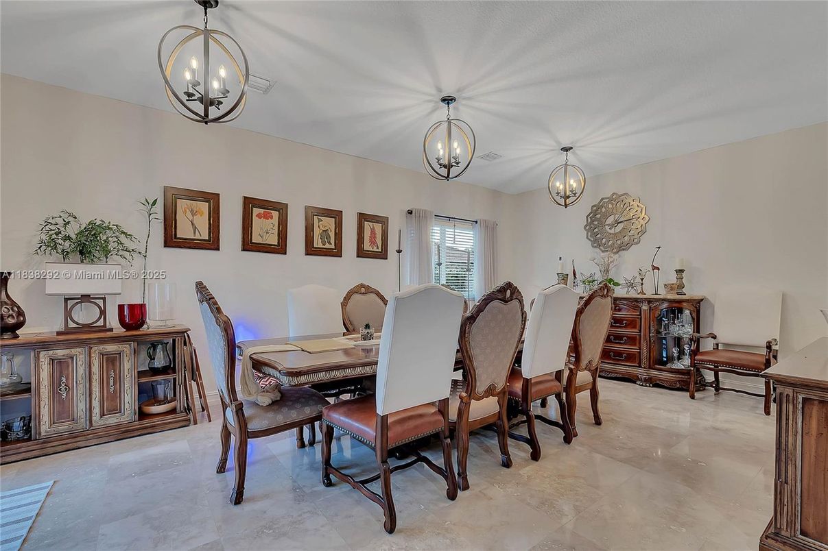 Chandelier, Dining room, Interior, Pendant Lights