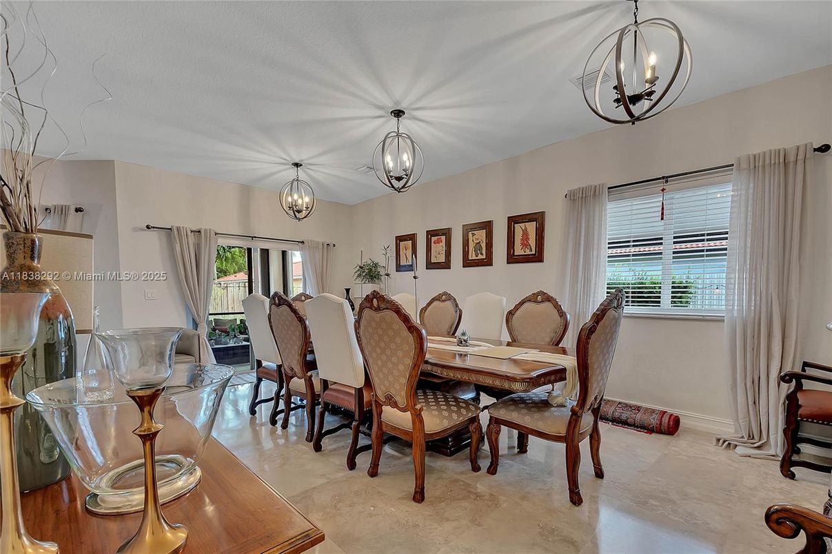 Chandelier, Dining room, Interior, Pendant Lights