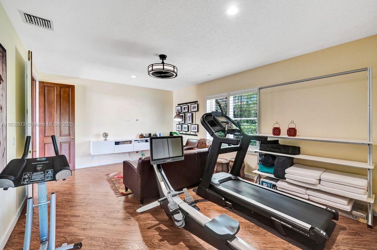 Fitness Equipment, Interior, Recessed Lighting, Wood Texture Flooring