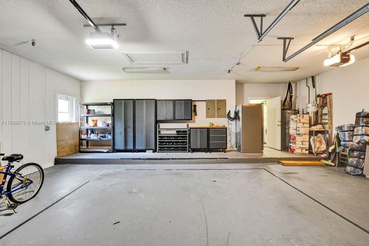 Garage, Interior