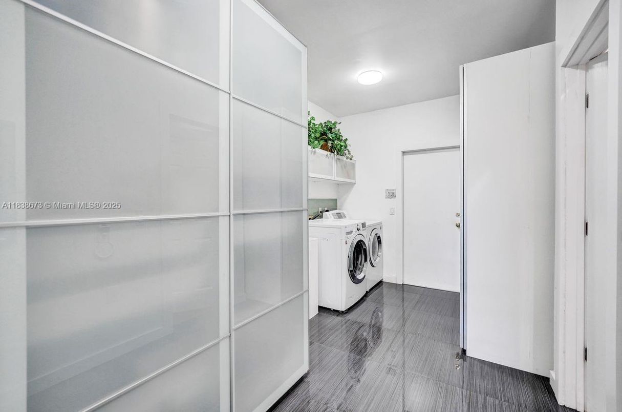 Interior, Washer