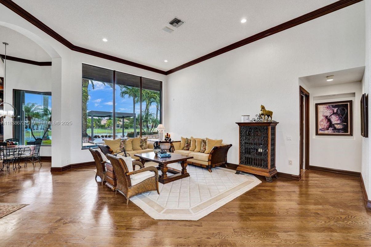 Dining room, Interior, Living room, Recessed Lighting, Wood Texture Flooring