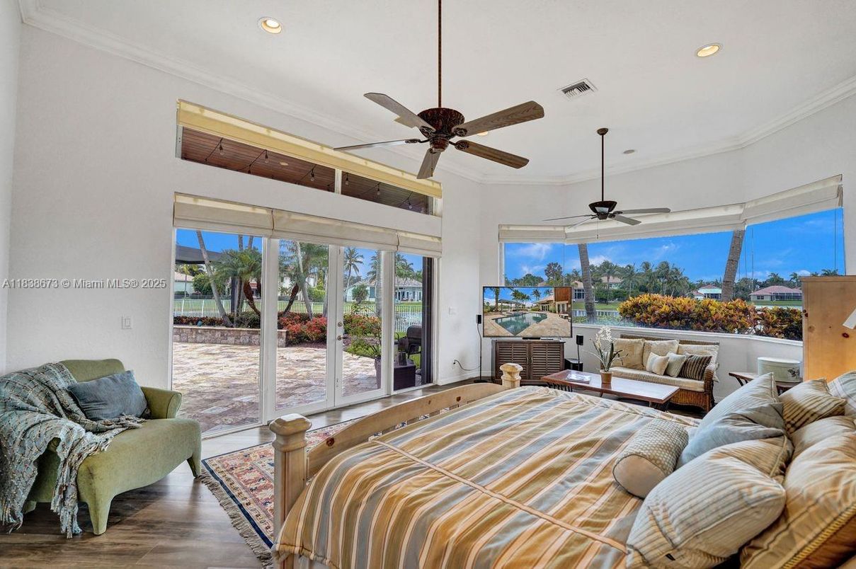 Bedroom, Interior, Living room, Recessed Lighting, Water, Wood Texture Flooring