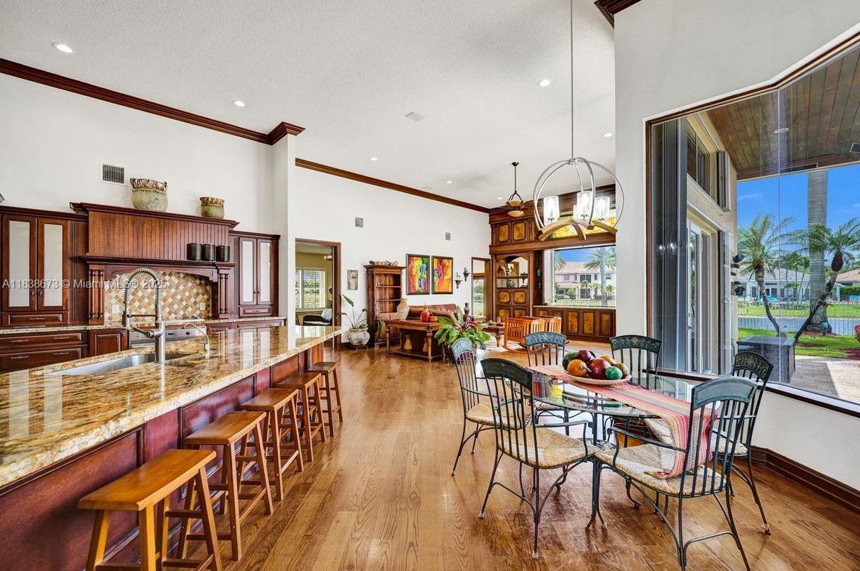 Dining room, Interior, Kitchen, Pendant Lights, Recessed Lighting, Wood Texture Flooring