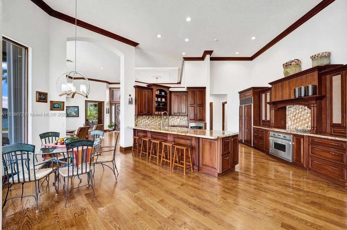 Dining room, Interior, Kitchen, Pendant Lights, Recessed Lighting, Wood Texture Flooring