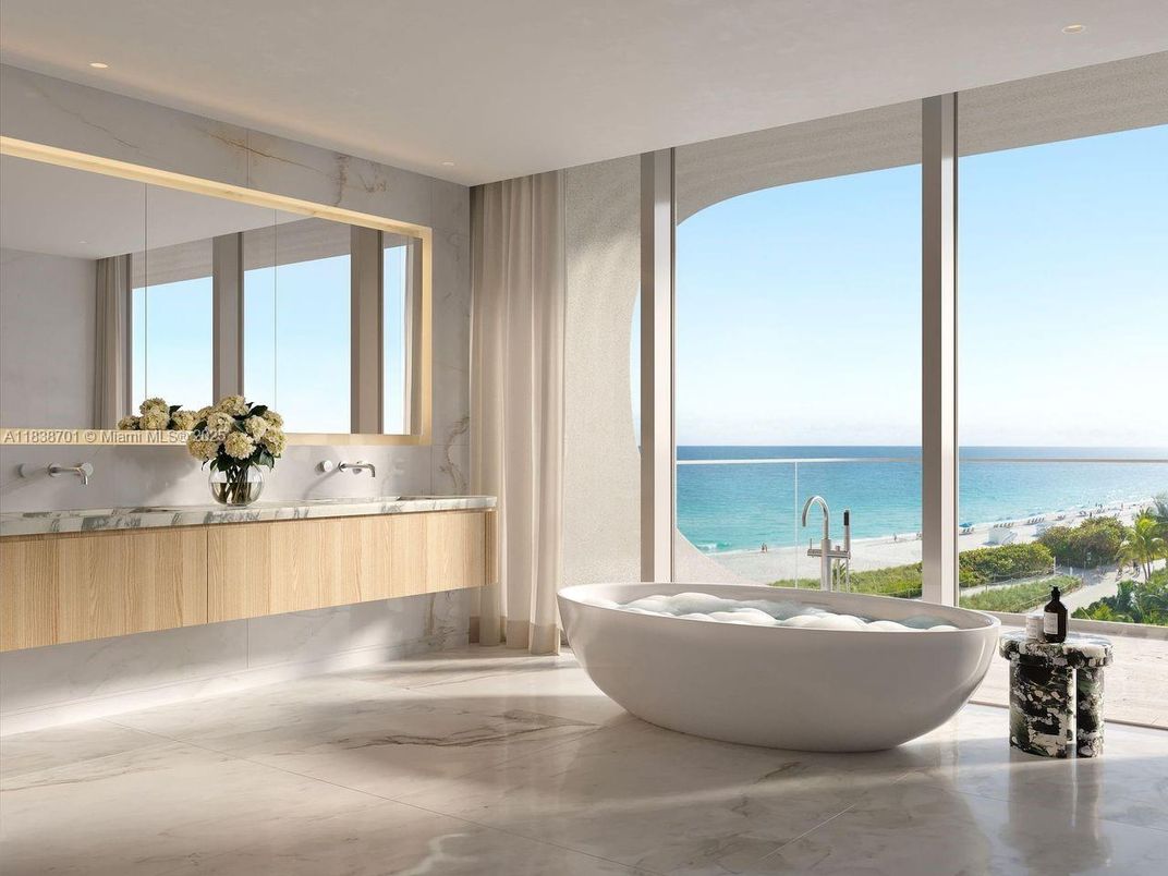 Bathroom, Free Standing Baths, Interior, Marble, Recessed Lighting, Water