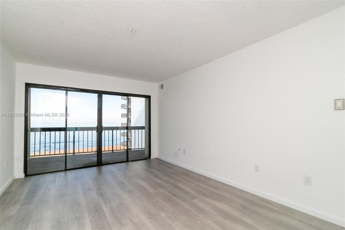 Empty room, Interior, Water, Wood Texture Flooring
