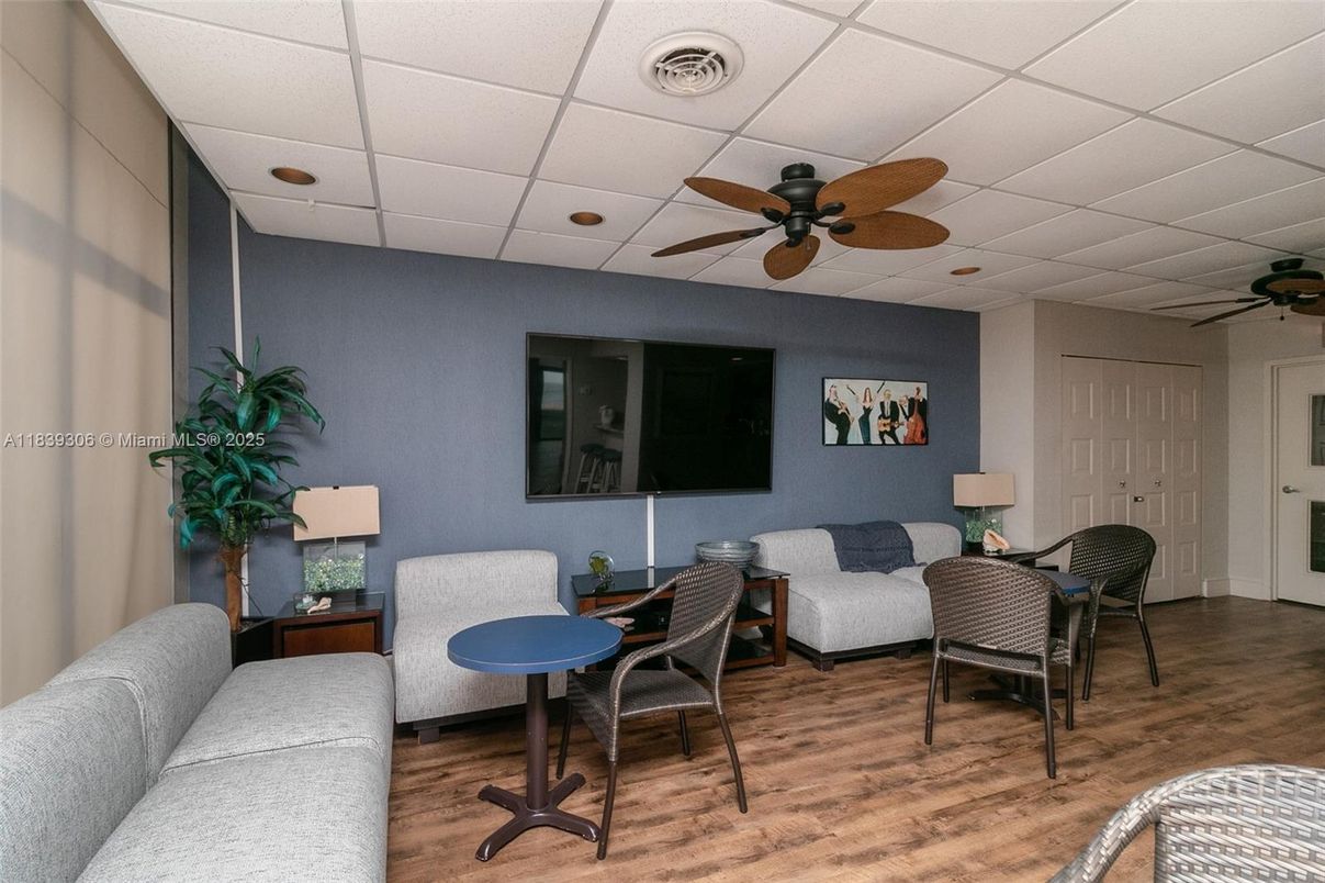 Dining room, Interior, Living room, Wood Texture Flooring