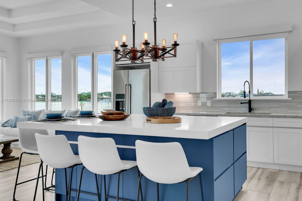 Chandelier, Interior, Kitchen, Recessed Lighting, Water, Wood Texture Flooring