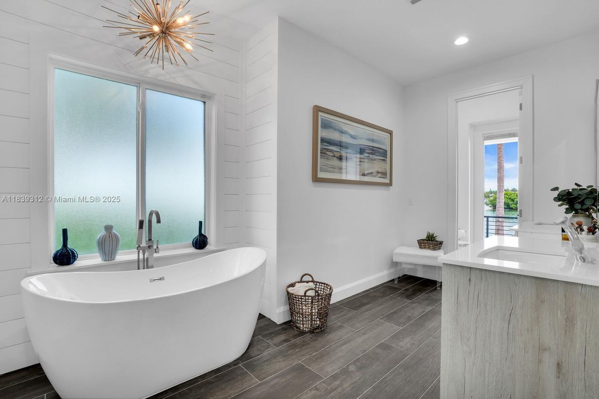 Bathroom, Free Standing Baths, Interior, Recessed Lighting, Wood Texture Flooring
