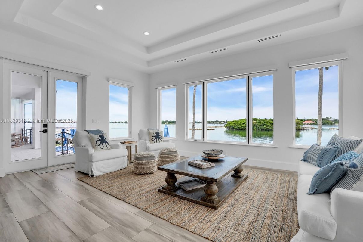 Interior, Living room, Recessed Lighting, Water, Wood Texture Flooring