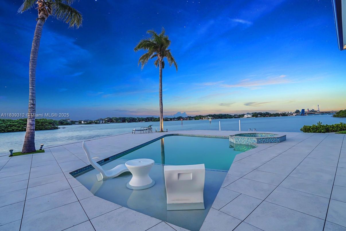 Exterior, Pool, Water