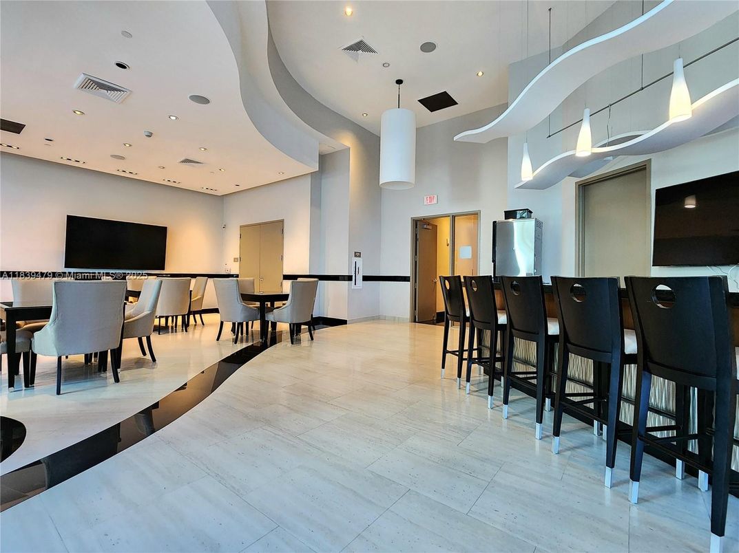 Dining room, Interior, Pendant Lights, Recessed Lighting