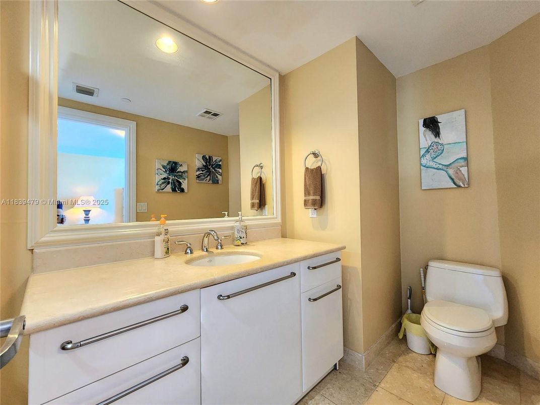 Bathroom, Interior, Recessed Lighting