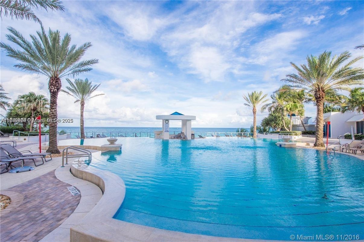 Exterior, Pool, Water