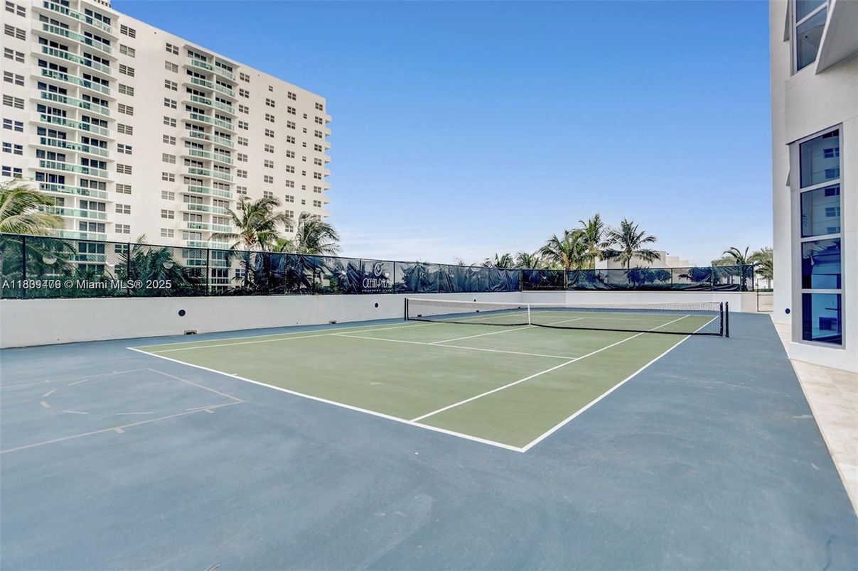 Exterior, Tennis Courts