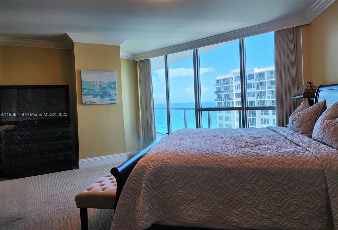 Bedroom, Interior, Water