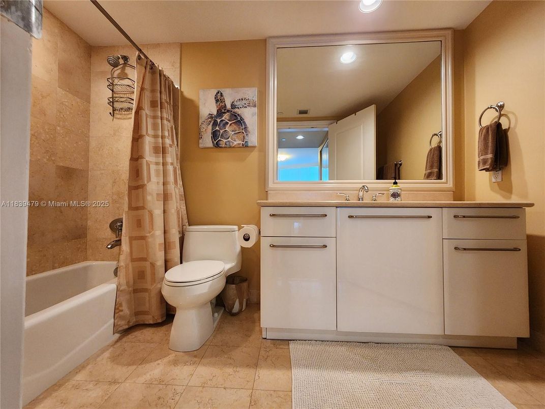 Bathroom, Interior, Recessed Lighting