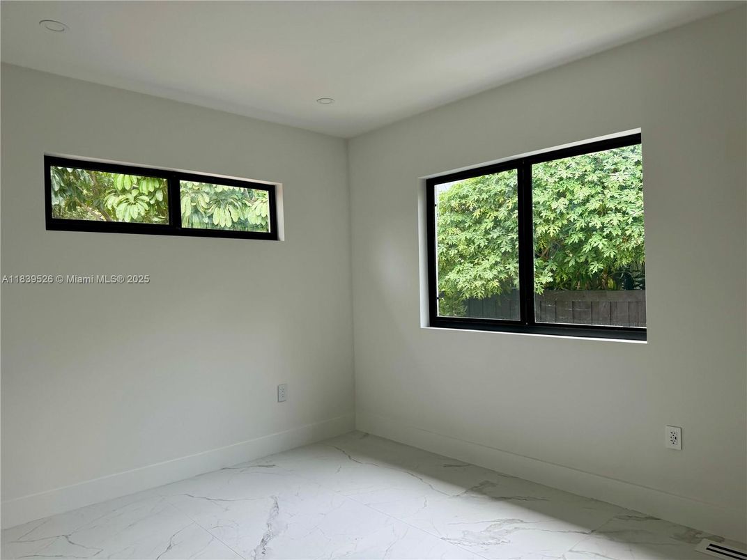 Empty room, Interior, Marble, Recessed Lighting