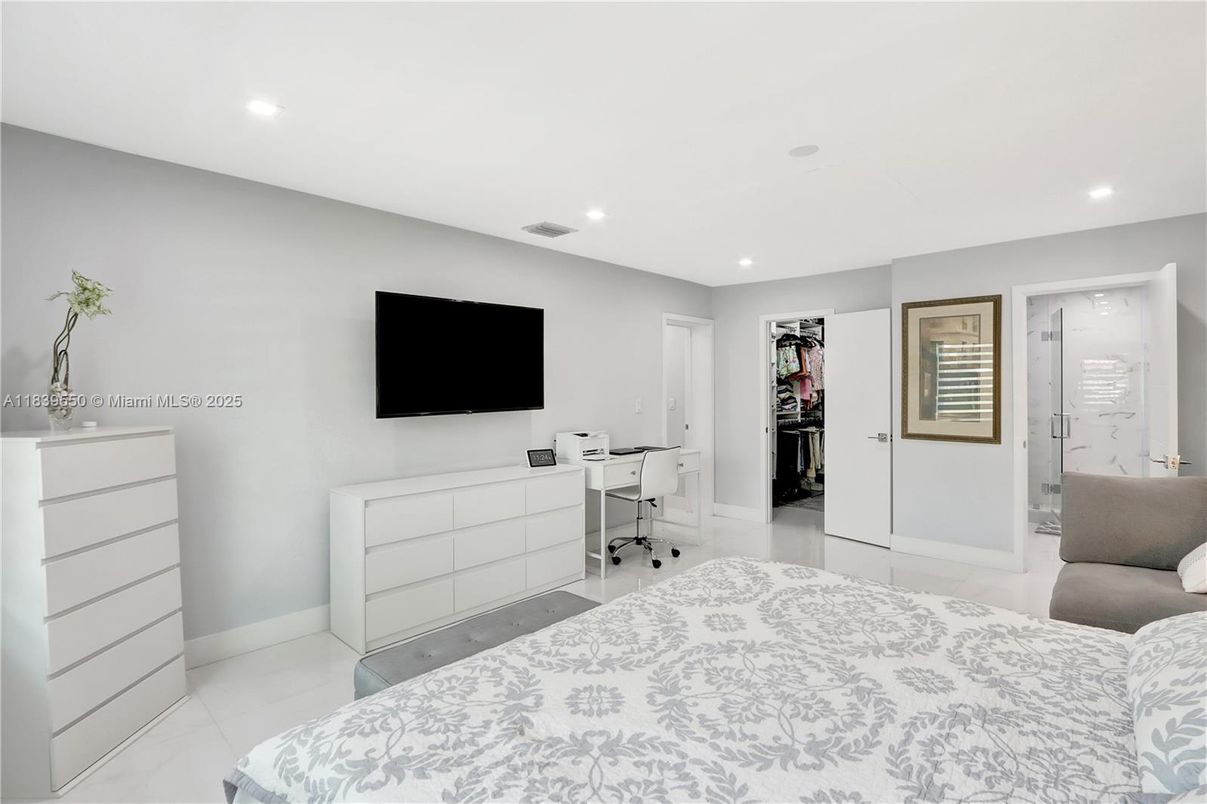 Bedroom, Home Office, Interior, Recessed Lighting