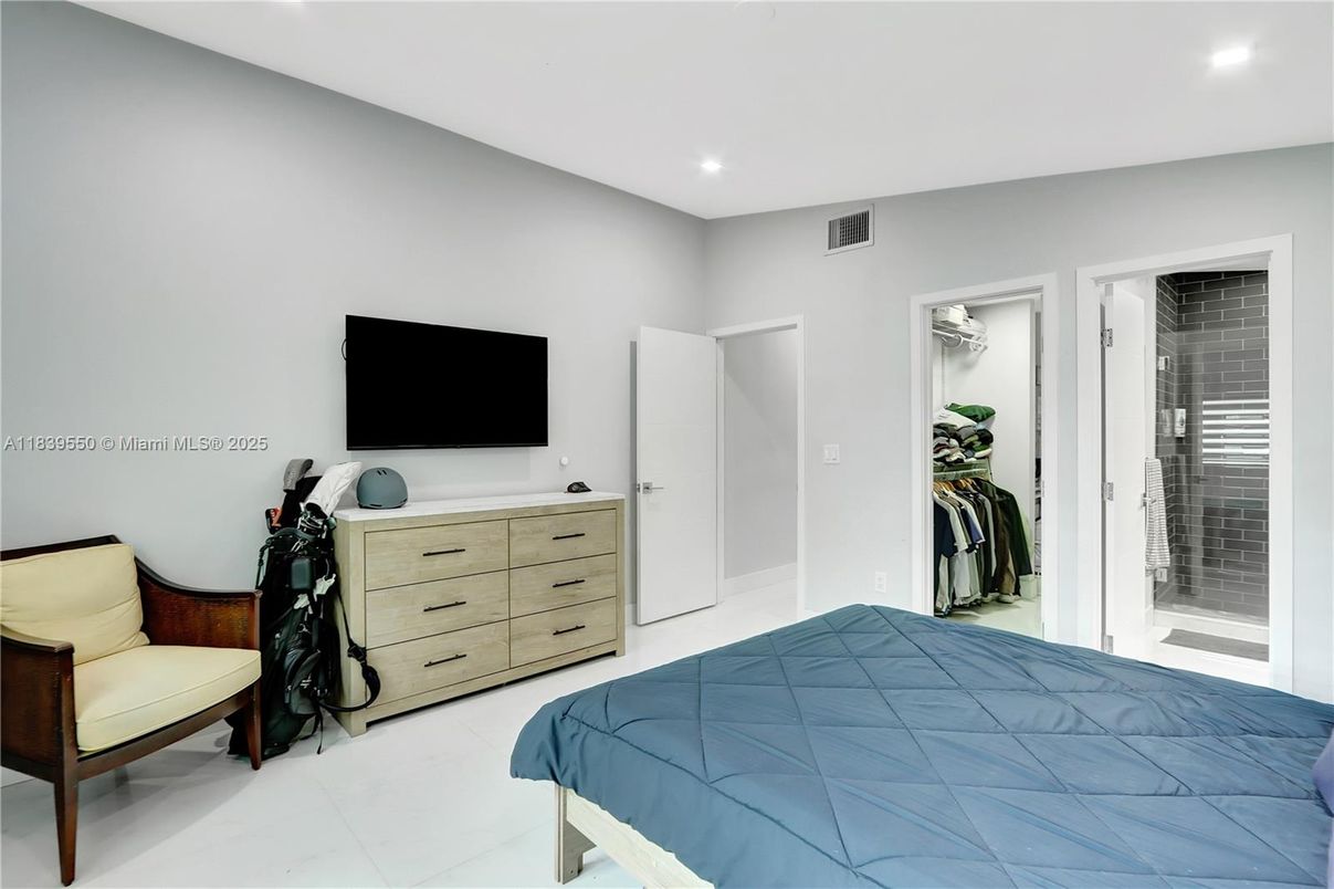 Bedroom, Interior, Recessed Lighting