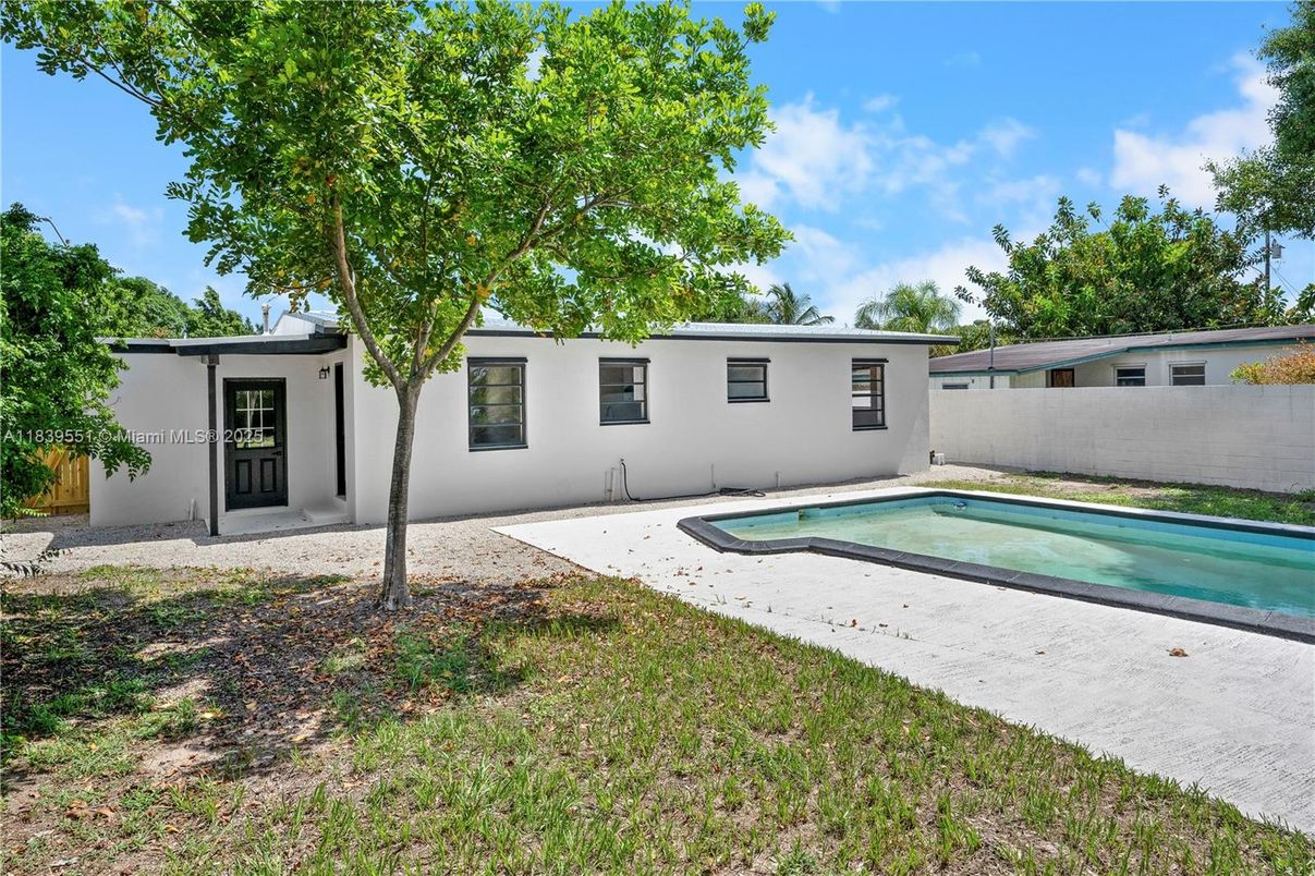 Backyard, Exterior, Pool