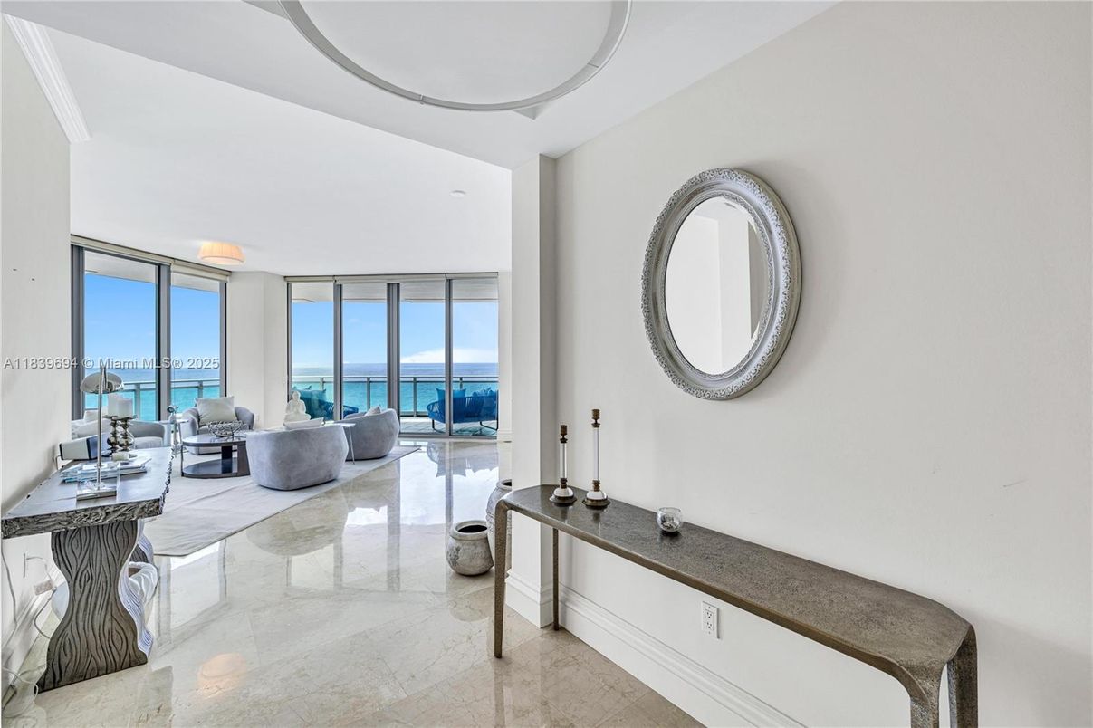 Interior, Living room, Water