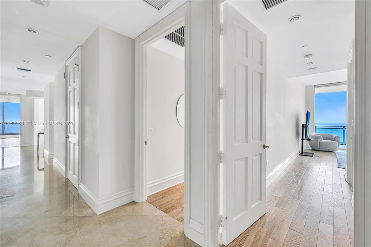 Interior, Recessed Lighting, Water, Wood Texture Flooring
