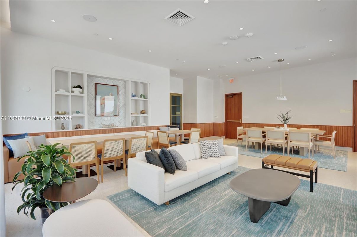 Dining room, Interior, Living room, Pendant Lights, Recessed Lighting