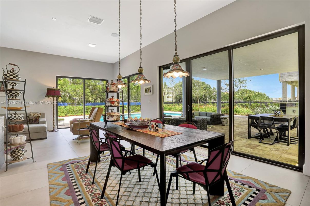 Dining room, Interior, Pendant Lights, Recessed Lighting
