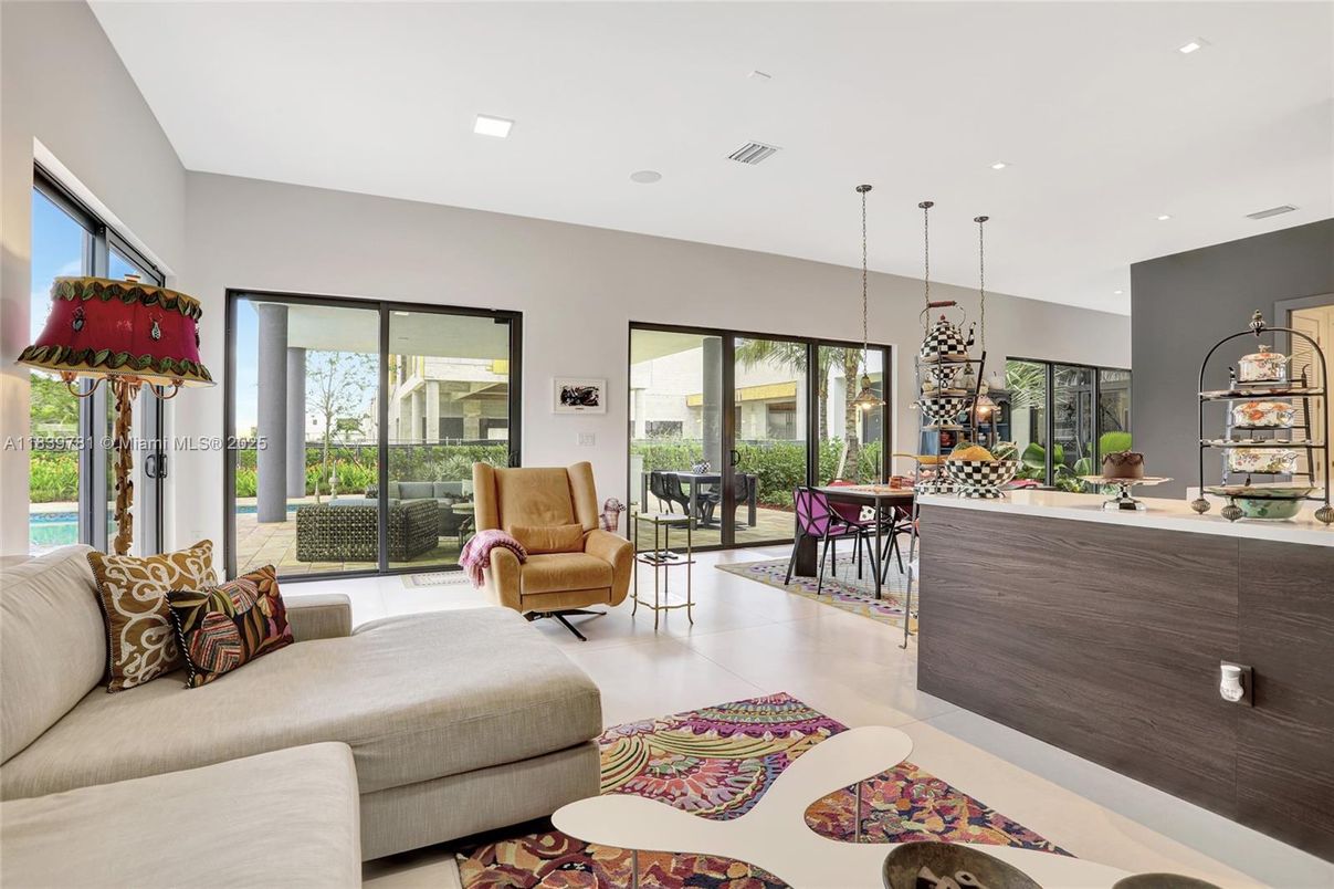 Dining room, Interior, Living room, Pendant Lights, Recessed Lighting